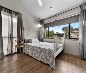 Architect-Designed 5-Bedroom Home | 7-Star Comfort, Versatile Livin... - Photo 2