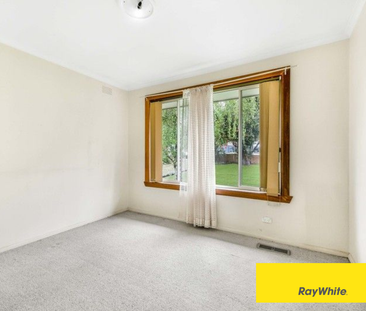 Inviting 3-bedroom home with 8 month lease - Photo 2