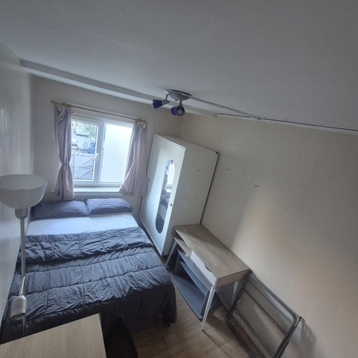 Room in a Shared House, Mancroft Walk, M1 - Photo 1