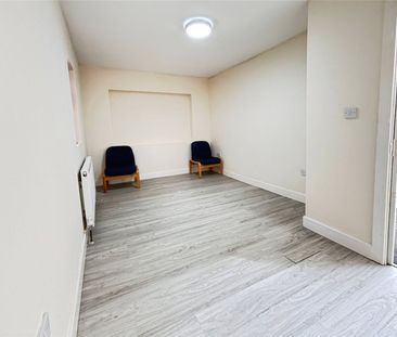 Thorney Mill Road, Iver, Buckinghamshire, SL0 - Photo 2
