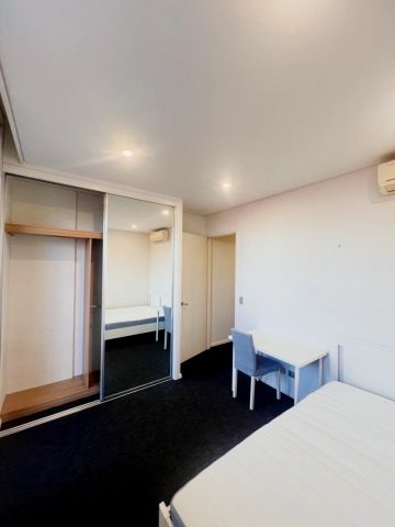 2 bed 2 bath - Photo 3