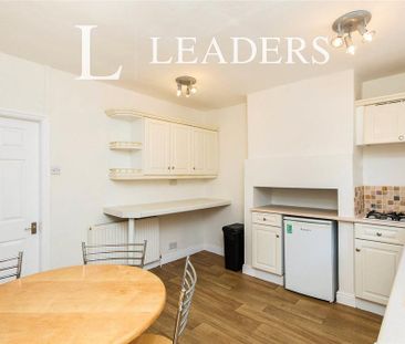 2 bedroom semi-detached house to rent - Photo 3