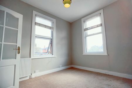 4 Bed End Terrace, Longhurst Road, SE13 - Photo 5