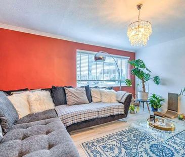 St. Johns Avenue, Northampton, Northamptonshire, NN2 - Photo 3