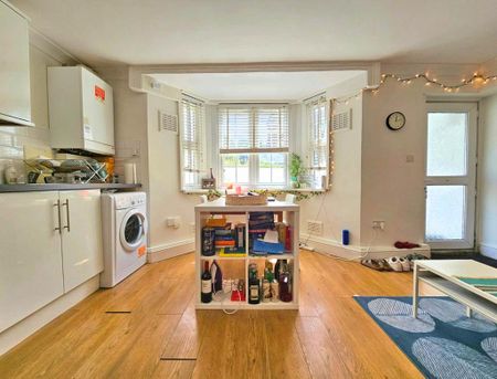 1 bedroom flat to rent - Photo 2