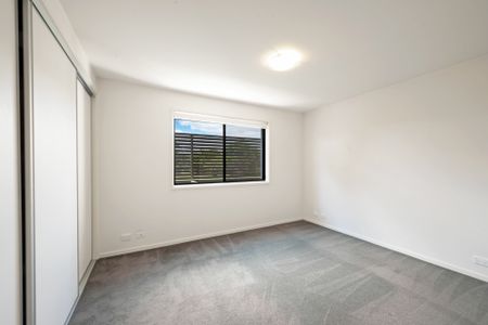 Chic City Living in Narrabundah - Photo 3