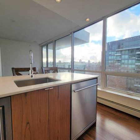 Bright + Spacious 1 Bed 1 Bath + Den @ Tower Green - UNFURNISHED - Photo 4