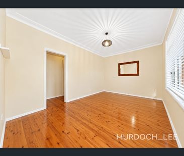 3 Bedroom House Walking Distance to Castle Hill Metro - Photo 1