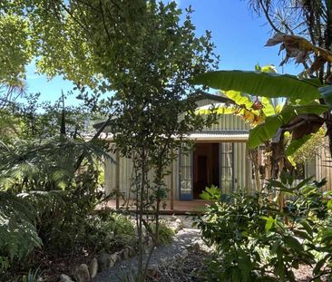 More Than Meets the Eye - Photo 3