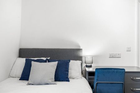 1 bedroom in a house share to rent - Photo 3
