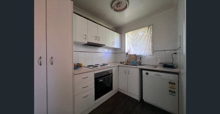Two-Bedroom Unit Close to Ipswich CBD & Transport - Photo 5