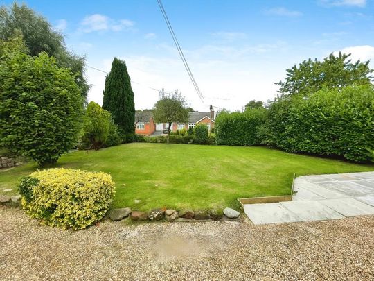 3 bedroom bungalow to rent - Photo 1