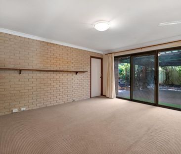 Spacious Family Living in a Sought-After Bull Creek Location - Photo 3