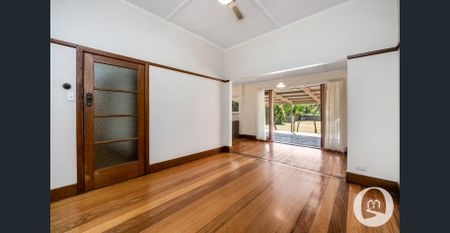 Highly Sought Location Moments from Lake Weeroona - Photo 2