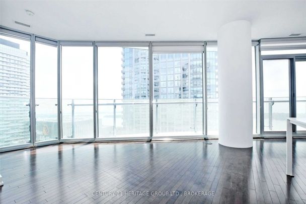 For Lease - 12 York Street Unit# 5202, Toronto, Ontario - Photo 1