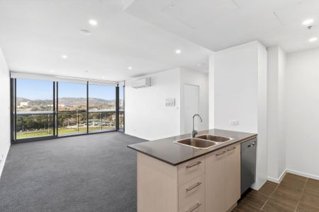 252/7 Irving Street Phillip ACT - Photo 3