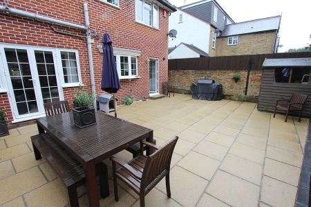 3 Bedroom House -Semi-Detached to rent - Photo 3