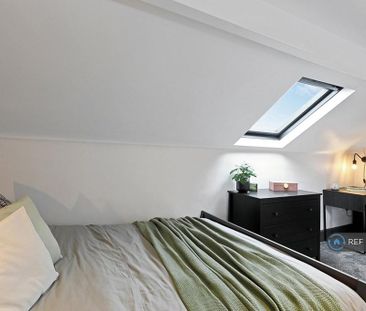 1 bedroom in a house share to rent - Photo 3