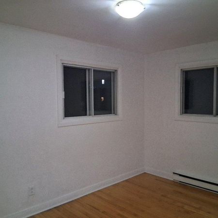 🏡 Spacious 5½ Apartment for Rent – Perfect for Families or Professionals! - Photo 4