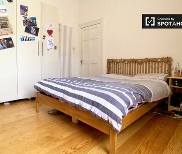 Spacious room in shared apartment in Stoneybatter, Dublin - Photo 5