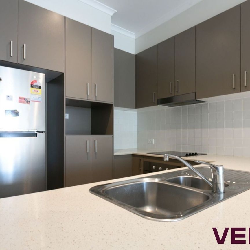 BEAUTIFUL ONE BEDROOM APARTMENT - Photo 1