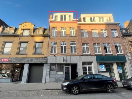 GEZELLIG APPARTEMENT MET 1 SLAAPKAMER EN TERRAS IN CENTRUM IEPER - Photo 4