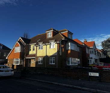 Pinecliffe Avenue, Southbourne - Photo 1