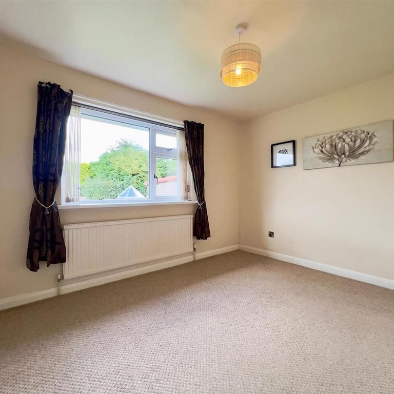 3 bedroom detached bungalow to rent - Photo 1