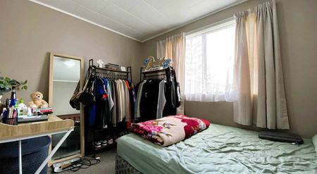 Secluded Family Home - Photo 2