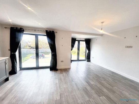 High Street, Henley-In-Arden - Photo 1