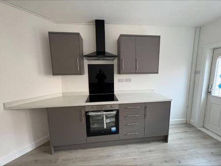 2 bedroom terraced house to rent - Photo 3