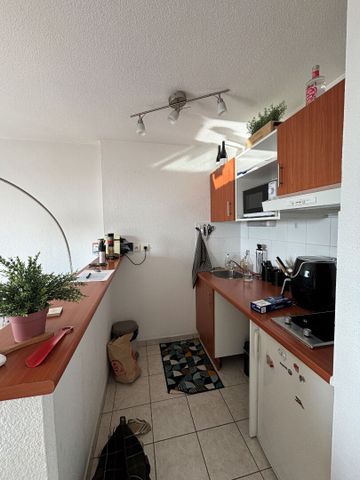 RUE AUGUSTE RENOIR, T2 de 39.92 m² avec balcon et place de parking ! - Photo 3