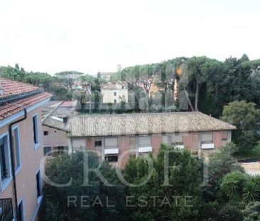 Attic-Aventino: Semi Furnished 2 bedroom, 1 bath, little balcony, p... - Photo 5