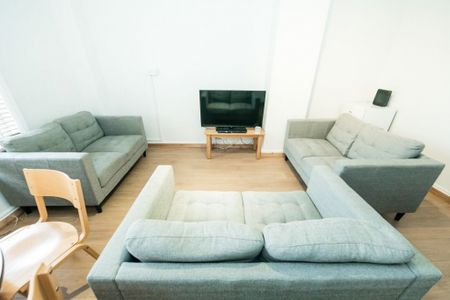 B Delph Lane, Woodhouse, Leeds - Photo 2