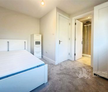 Applegarth Avenue, Guildford, Surrey, GU2 8LP - Photo 4