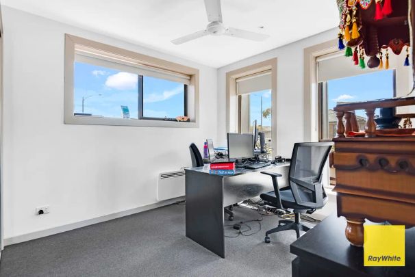 “Vibrant and Contemporary Home in Perfect Location!” - Photo 1