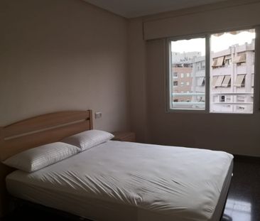 SE ALQUILA PISO /SOLO FUNCIONARIOS CON SOLVENCIA ECONOMICA/ NO MASC... - Photo 4