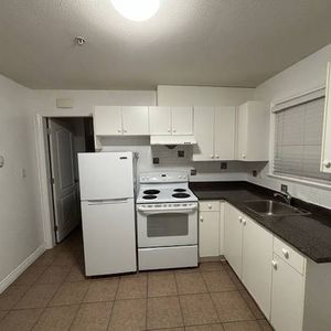 1 Bedroom Suite - Photo 2