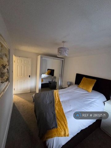 4 bedroom detached house to rent - Photo 3