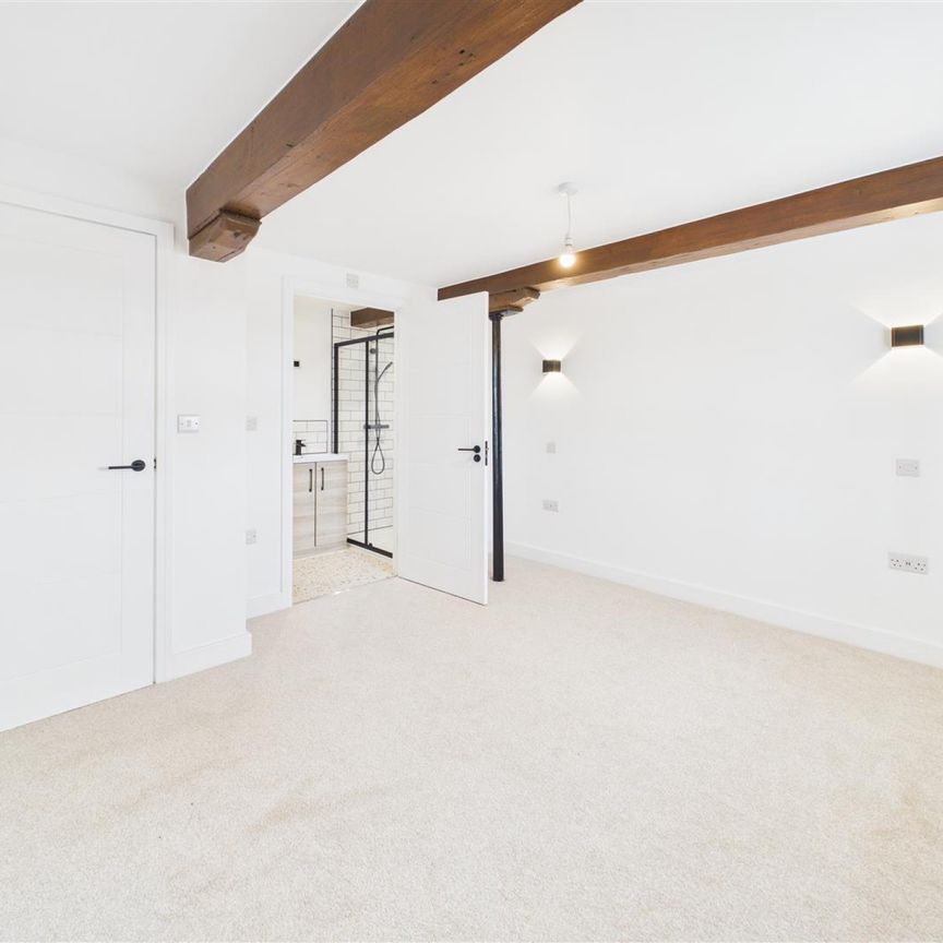 3 bedroom Apartment to rent - Photo 1