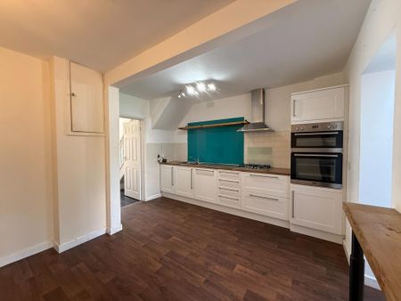 3 bedroom semi-detached house to rent - Photo 5