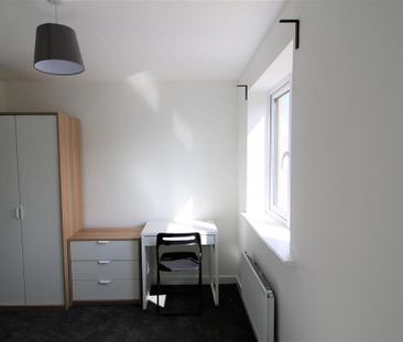 5 bedroom private hall to rent - Photo 4