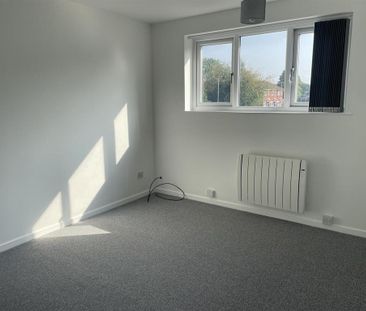 2 bedroom townhouse to rent - Photo 3