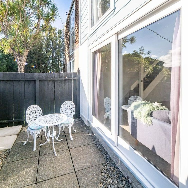 1b Hawtrey Terrace, Johnsonville - Photo 1