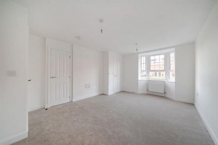 3 bedroom semi-detached house to rent - Photo 2