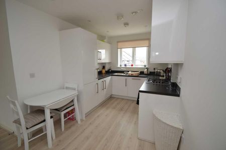 2 bedroom apartment to rent - Photo 4