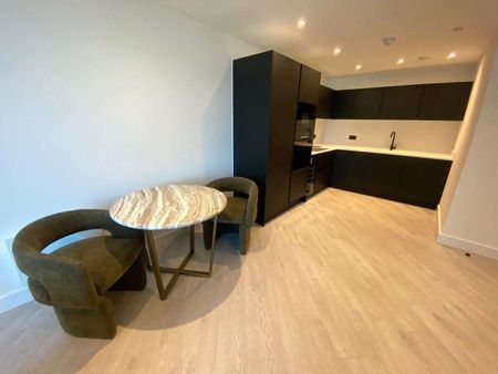 Fully Furnished, 33rd Floor, One Double Bedroom Apartment in the BRAND NEW Vista River Gardens development. AVAILABLE NOW! - Photo 5