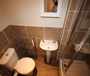 3 bedroom apartment to rent - Photo 6