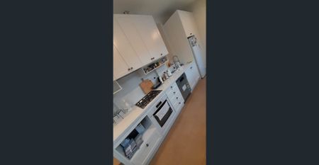 Fully furnished spacious apartment with beautiful views - Photo 5