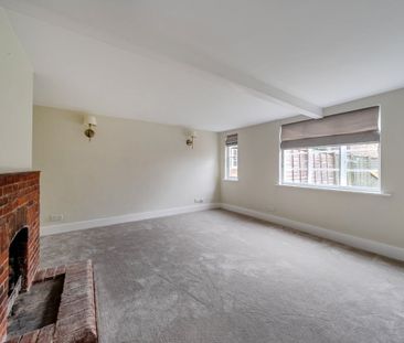 2 bedroom semi-detached house to rent - Photo 2